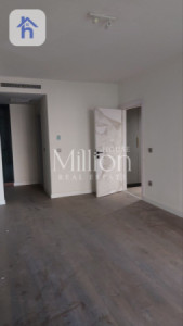 Modern Apartment in Boulevard Image 3
