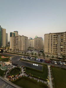 شوقەیەکی مۆدێرن دوو ژووری نوستن لە شوێنێکی ناوەندی image 2