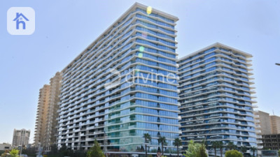 Modern one-bedroom apartment in prime location image 1