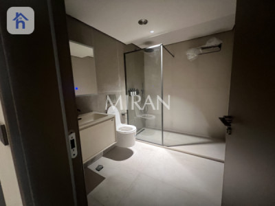 Modern Apartment image 3