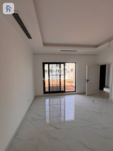 Spacious House with 4 Bedrooms Image 4