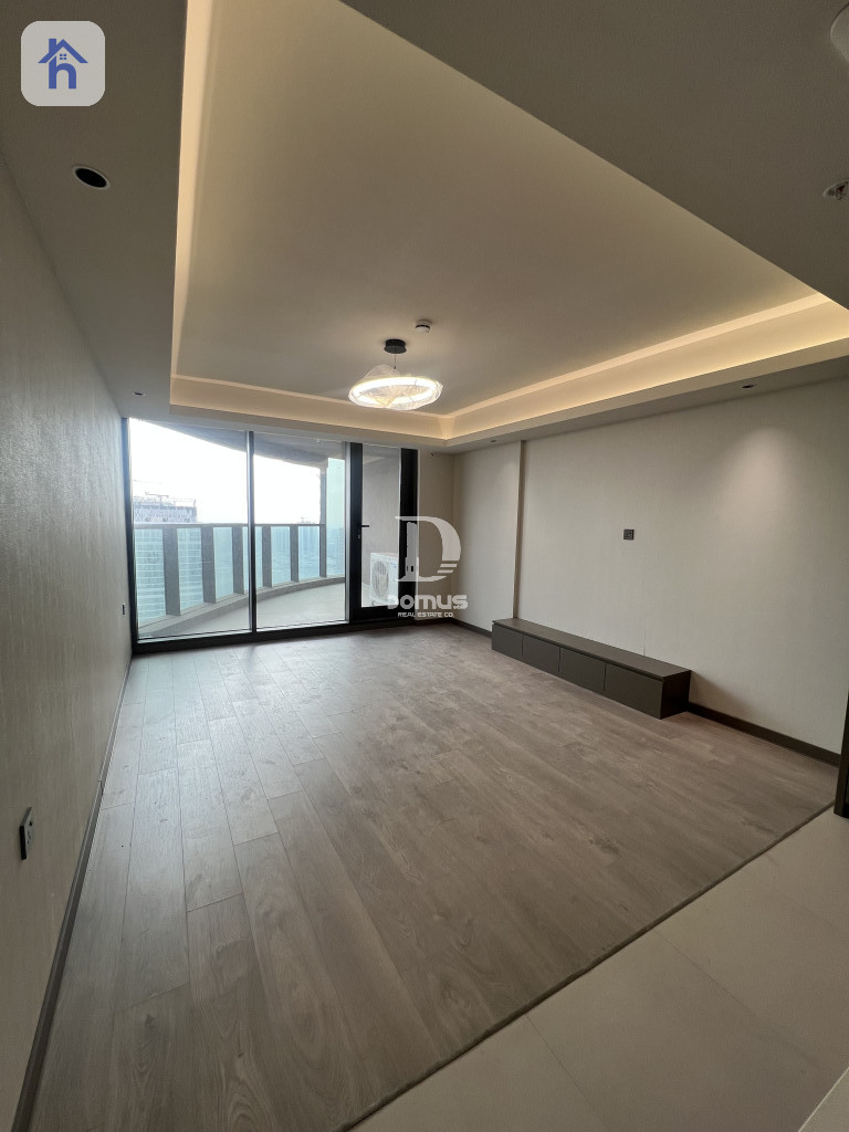 Luxurious apartment with city views Image 2