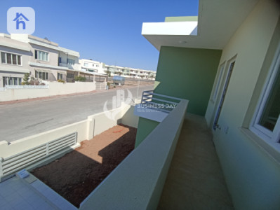 Spacious House with 4 Bedrooms Image 3