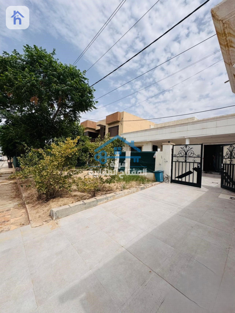Spacious House in Ashti City