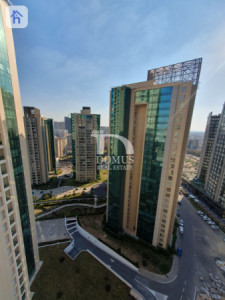 Charming 1BR Apartment in High Floor Image 9