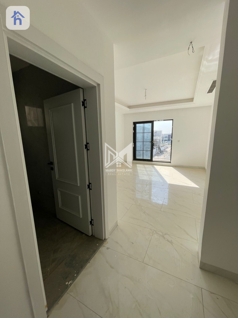 Elegant Residence for Sale Image 14