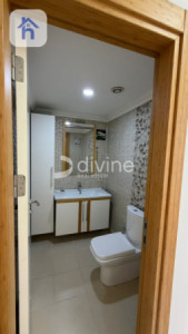 Luxurious Apartment in Roya Tower Image 10