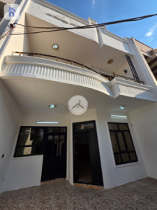 Spacious house with multiple rooms image 2