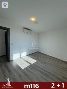 Modern Apartment with 2 Bedrooms Image 4