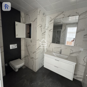 11th Floor Apartment with Stunning Views Image 6