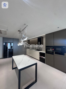 Elegant apartment with 45th-floor views Resim 3
