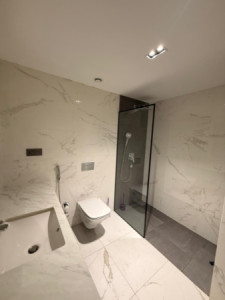 Chic 1-Bedroom Apartment with Modern Amenities image 7