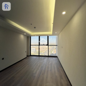 Bright Apartment with Stunning Views Image 6
