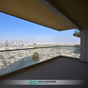 Spacious Apartment with Stunning Views Image 12