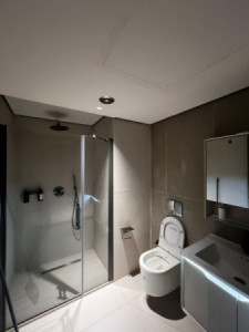 Spacious Apartment in Cavalli Tower image 11