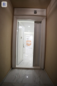 Modern 5-bedroom house for rent image 3