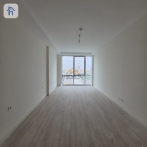 Spacious Apartment in Empire Square image 3