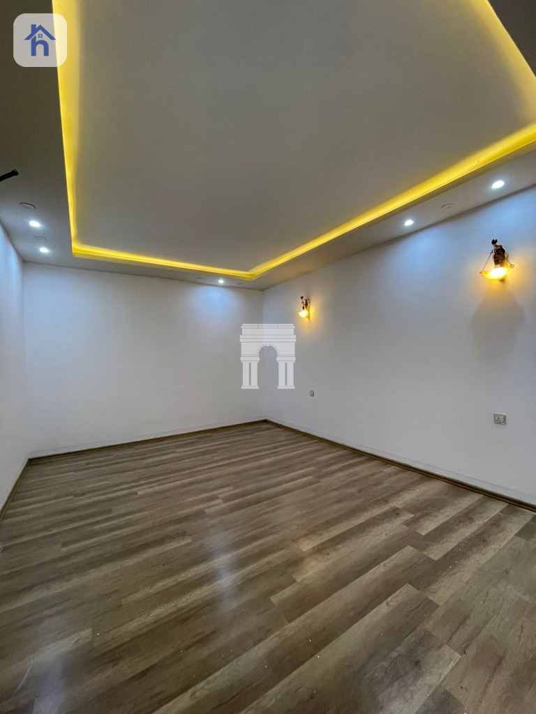 Luxurious 5-Bedroom House for Sale Image 14