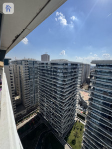 Bright Studio Apartment in Prime Location Image 9