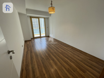 Modern 3 Bedroom Apartment for Rent Image 8