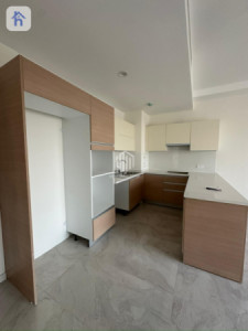 Modern 2-Bedroom Apartment in Empire Square Image 3