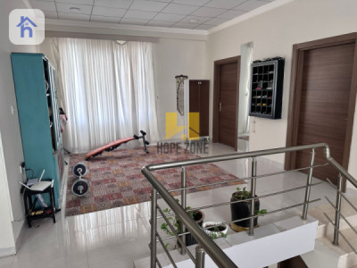 Spacious House with 5 Bedrooms Resim 11