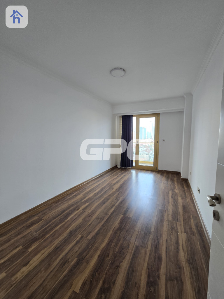 Modern 3 Bedroom Apartment for Rent Resim 2