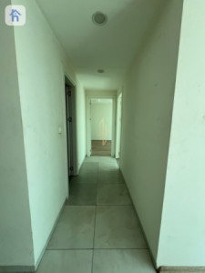 Modern Apartment image 5