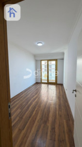 Luxurious Apartment in Roya Tower Image 5