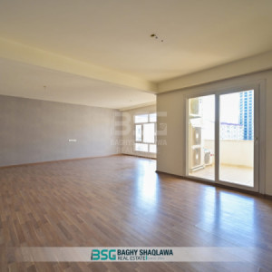 Spacious Apartment in Empire Royal Image 5