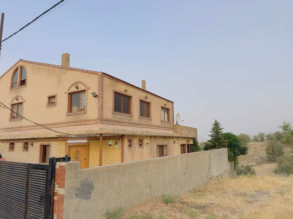 باخ ئارام لە شاری شقلاوە، بان نۆک