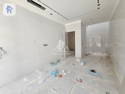 Modern House image 5