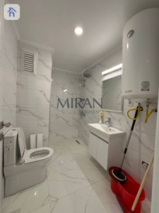 Stylish Apartment with Airport View Image 4