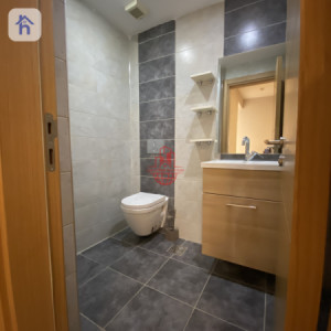 Modern 3-Bedroom Apartment Image 9