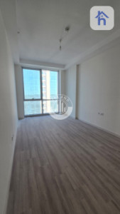 Elegant Apartment with Stunning Views Image 8
