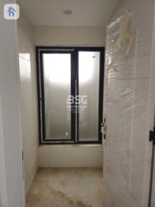 Spacious 4-Bedroom Home in Zaner City Image 8