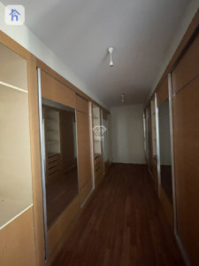 Modern Apartment Image 5